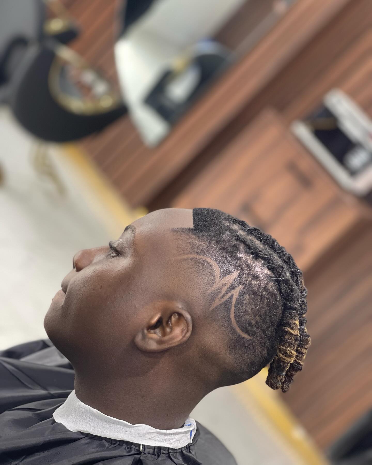 Texture Crop Mullet Taper